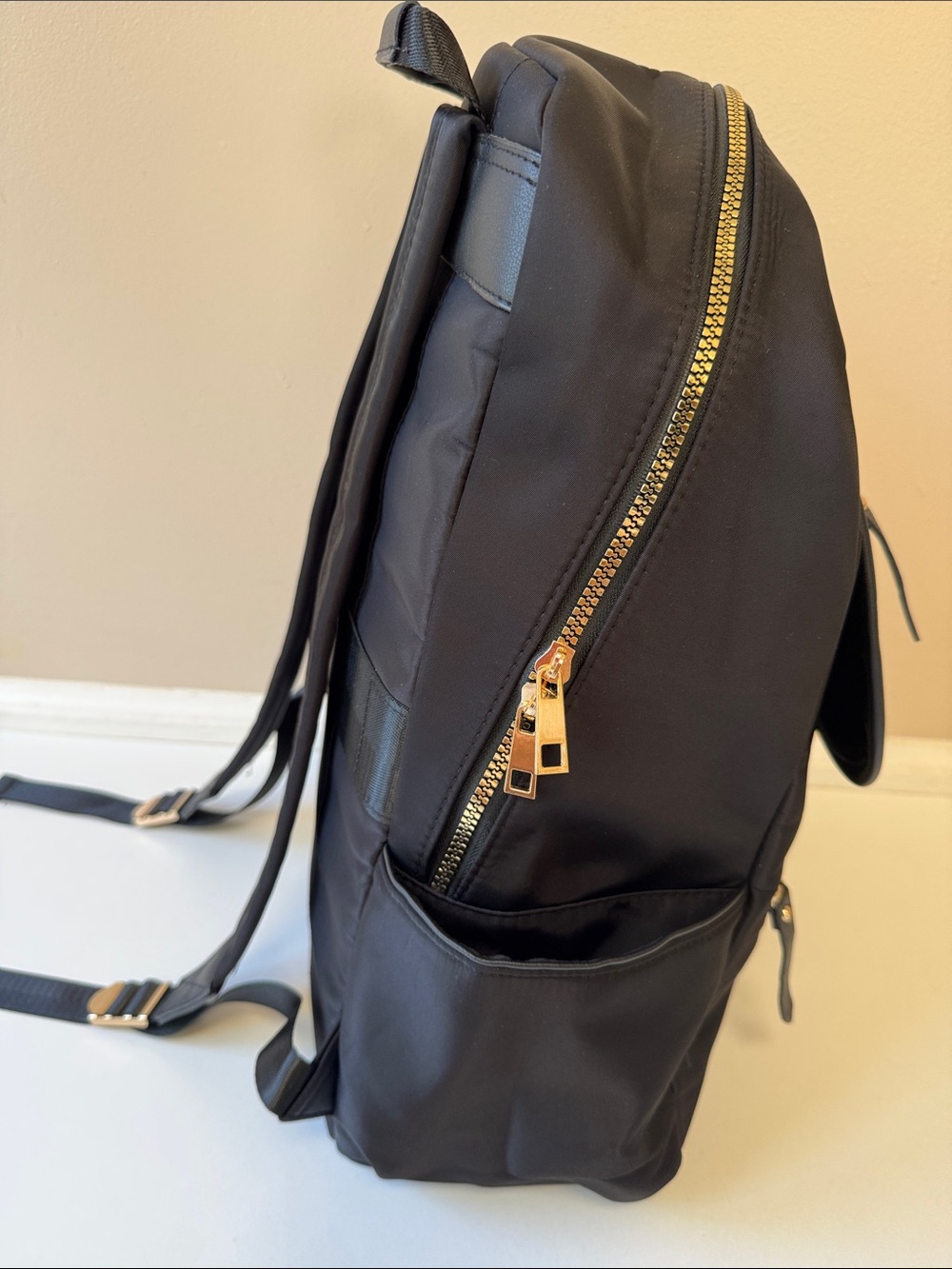 Hard Rock Cafe Black Backpack with Gold Accents - Picture 4 of 12